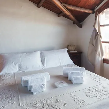 Welcomely - Romantic Roof