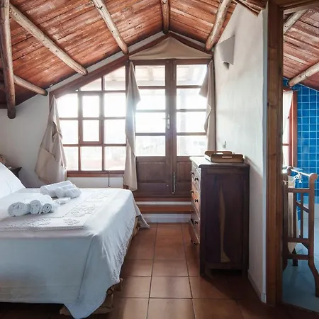 Welcomely - Romantic Roof Apartment *
